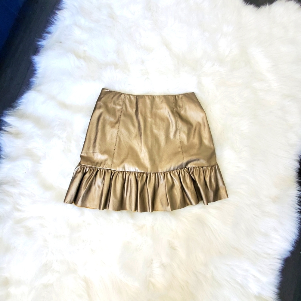 Comme USA, gold faux leather skirt, size medium